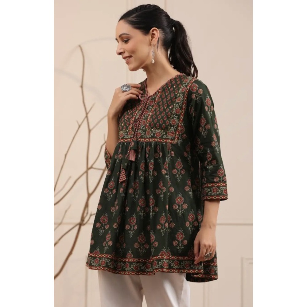 Rain & Rainbow top kurti bohemian peasant green embroidered tassel detail MED